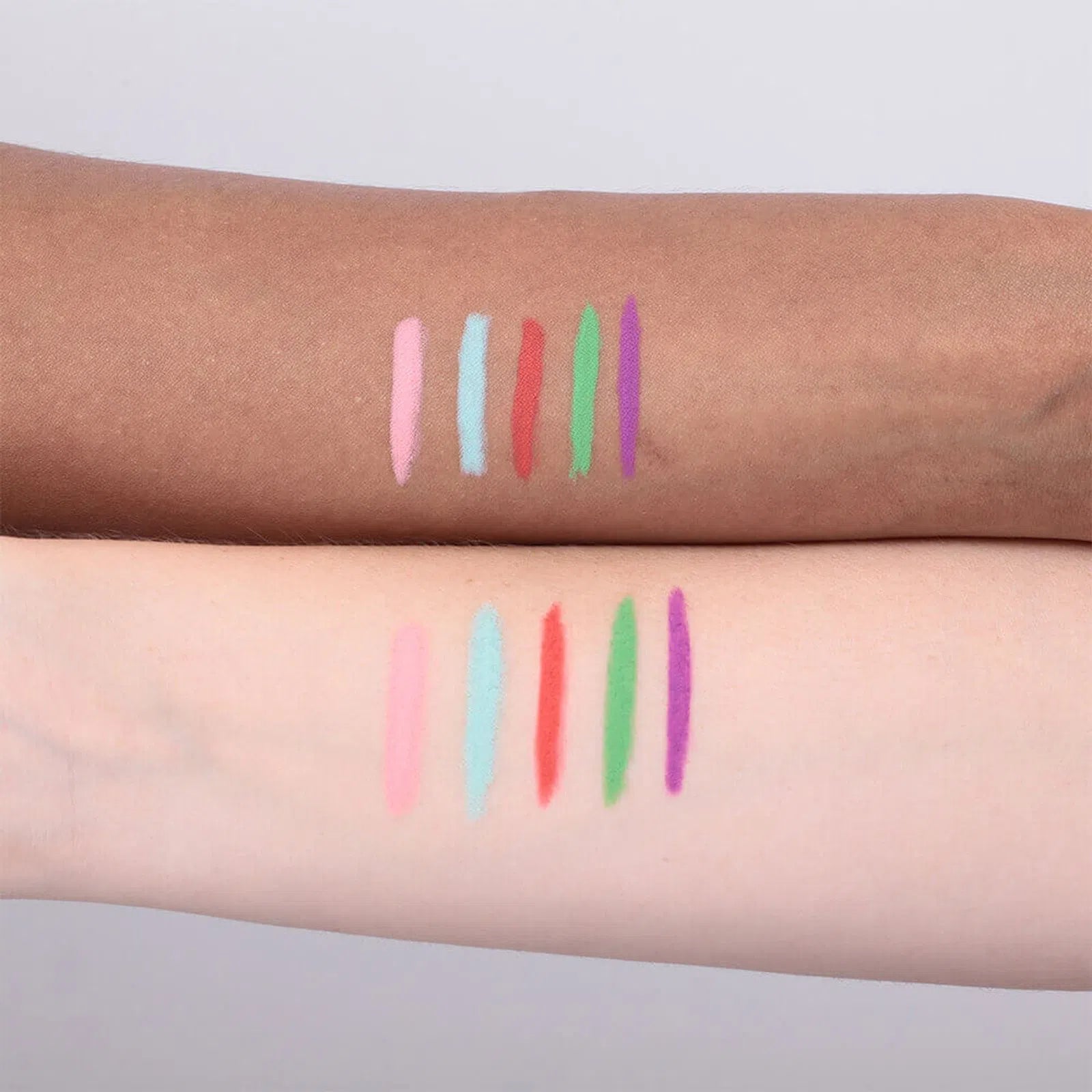 Larissa Manoela By Océane Light Blue Eyeliner Pencil - Colorful Eyeliner Marshmallow 1,2g